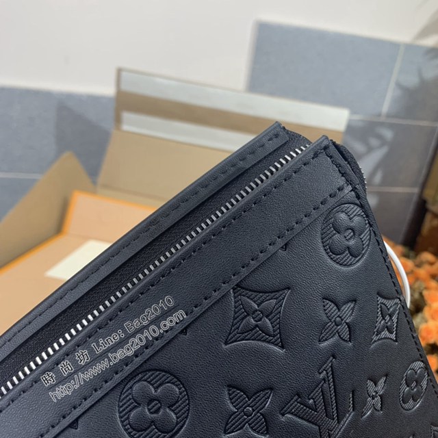 LV專櫃2023新款升級版男士手包 M61692新壓花 路易威登全新Pochette Voyage中號手袋手拿包 dn1006
